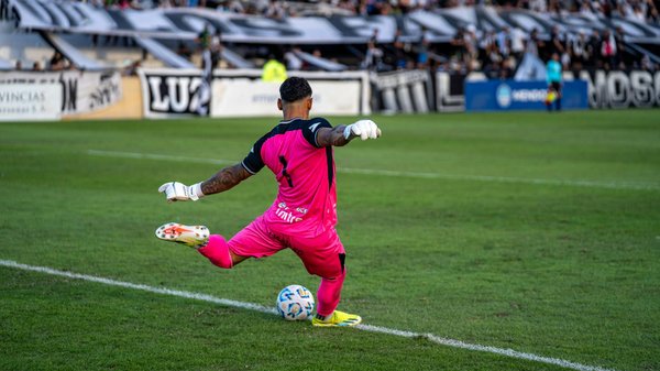 Pourquoi les maillots de basket sont-ils si populaires dans la mode streetwear ?